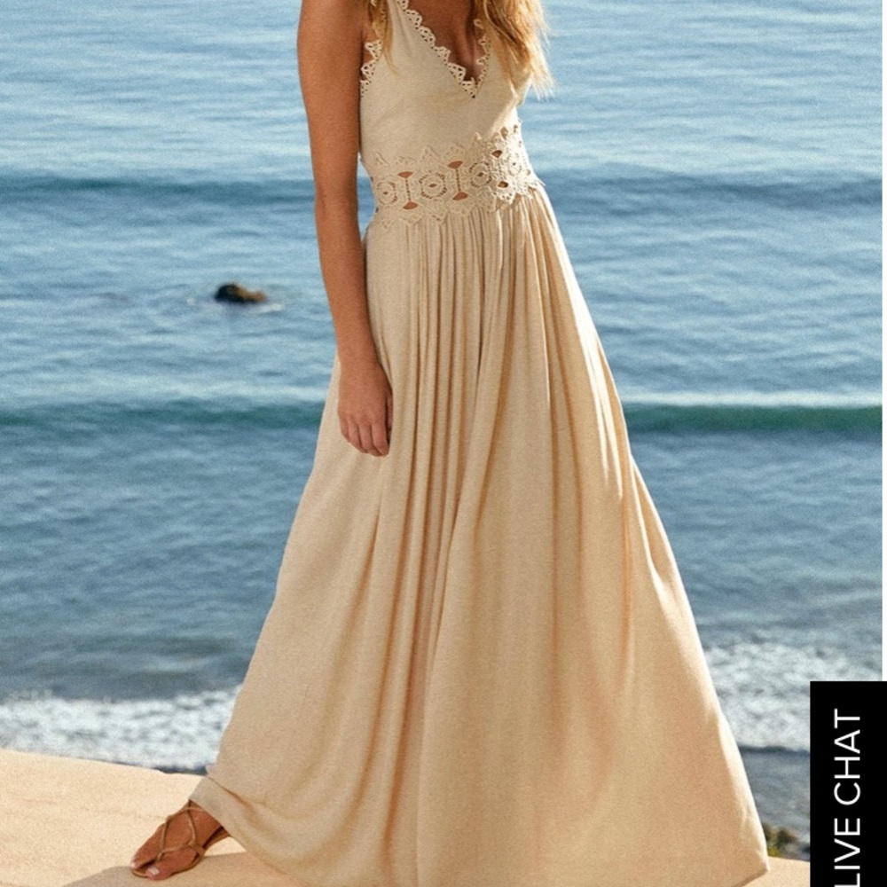 Lulu’s beige maxi vacation dress